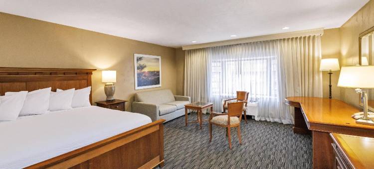 洛根戴斯套房酒店(Days Inn & Suites by Wyndham Logan)图片