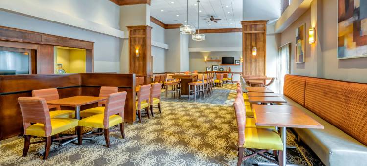 诺沃德波士顿欢朋酒店(Hampton Inn Boston-Norwood)图片