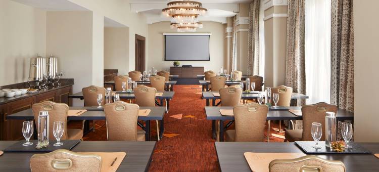 先锋公园广场酒店(The Plaza Hotel Pioneer Park)图片