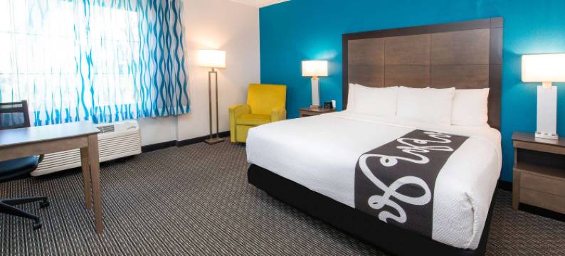 坦帕布兰登摄政公园拉昆塔温德姆套房酒店(La Quinta Inn & Suites by Wyndham Tampa Brandon Regency Park)图片