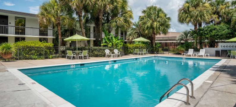 冈萨雷斯会议中心克拉丽奥酒店(Clarion Inn Conference Center)图片