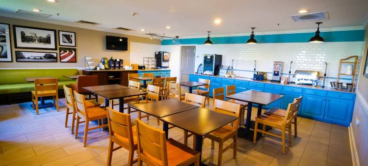 伯灵顿伊隆丽怡酒店(Country Inn & Suites by Radisson, Burlington (Elon), NC)图片