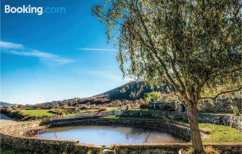克尔桑05号带室外泳池三卧室度假屋(Nice Home in Prugovo with Jacuzzi)