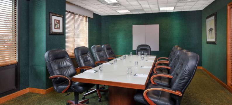 花园市拉昆塔温德姆套房酒店(La Quinta Inn & Suites by Wyndham Garden City)图片