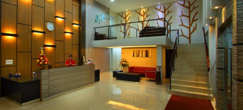 三宝垄邦利马苏米酒店(Sumi Hotel Simpang Lima Semarang)图片