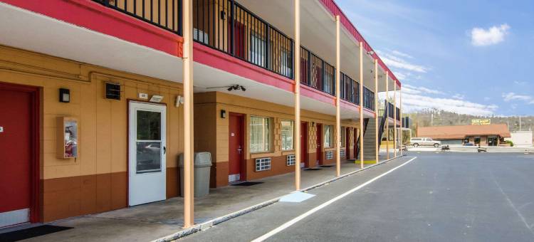 尼尔摩托斯比威伊克诺旅馆(Econo Lodge Near Motor Speedway)图片