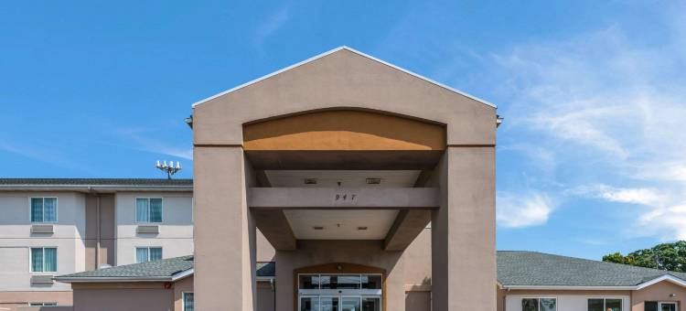 克林顿港舒眠旅馆 & 套房酒店(Sleep Inn & Suites Port Clinton)图片