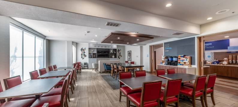 智选假日套房酒店沃斯堡的I - 35西方中心(Holiday Inn Express & Suites FORT WORTH - FOSSIL CREEK by IHG)图片