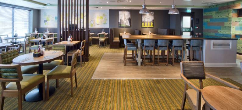 查尔顿汉姆镇中心高级旅馆(Premier Inn Cheltenham Town Centre)图片