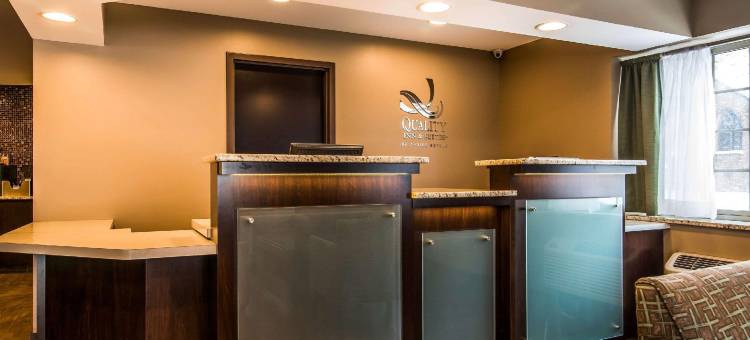 市中心凯隆波因特酒店(Clarion Pointe Downtown)图片