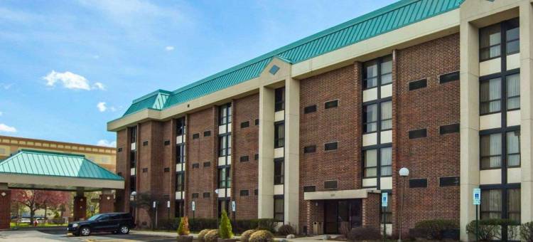 芝加哥绍姆堡品质酒店-靠近购物中心(Quality Inn Schaumburg - Chicago Near the Mall)图片