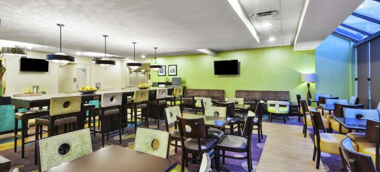 克林顿欢朋酒店(Hampton Inn Clinton)图片