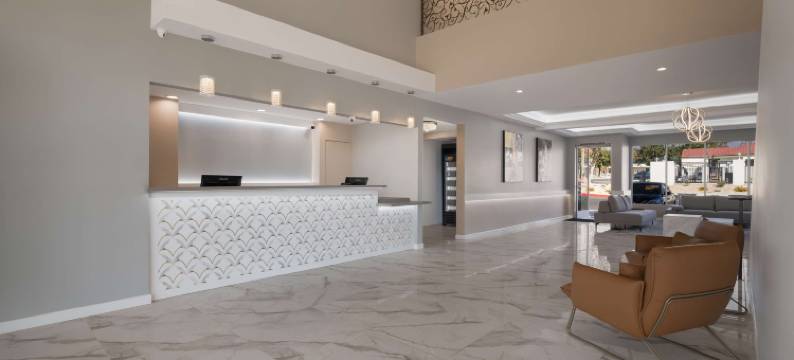 阿普兰安大略北贝斯特韦斯特SureStay Plus酒店(SureStay Plus Hotel by Best Western Upland Ontario North)图片