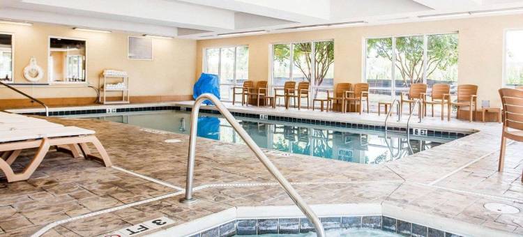 岩石丘曼彻斯特梅多斯区舒适套房酒店(Comfort Suites Rock Hill Manchester Meadows Area)图片