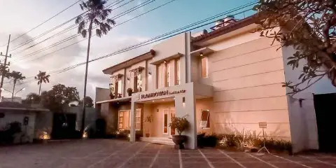 華麗的度假小屋和咖啡館