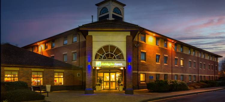 Holiday Inn Express 沃维克M40，JCT.15(Holiday Inn Express Warwick - Stratford-Upon-Avon)图片