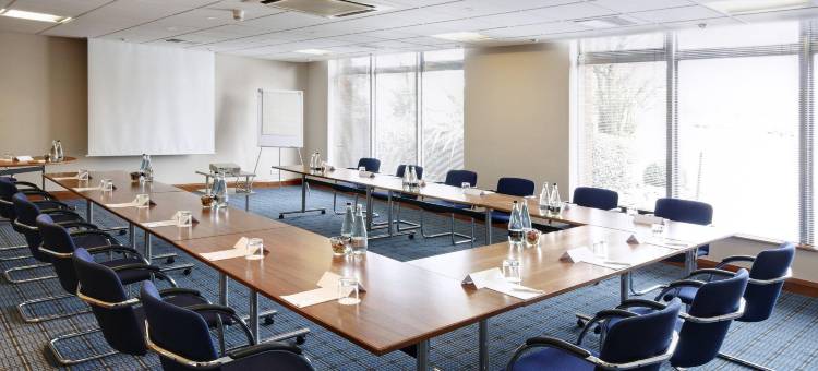 考文垂M6高速2号交叉口假日酒店(Holiday Inn COVENTRY M6, JCT.2 by IHG)图片