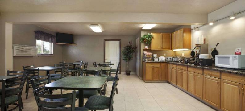 爱达荷福尔斯速8酒店(Super 8 by Wyndham Idaho Falls)图片