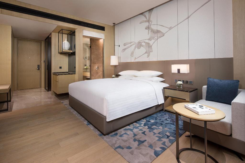 Courtyard by Marriott Shanghai HongqiaoHotel Overview