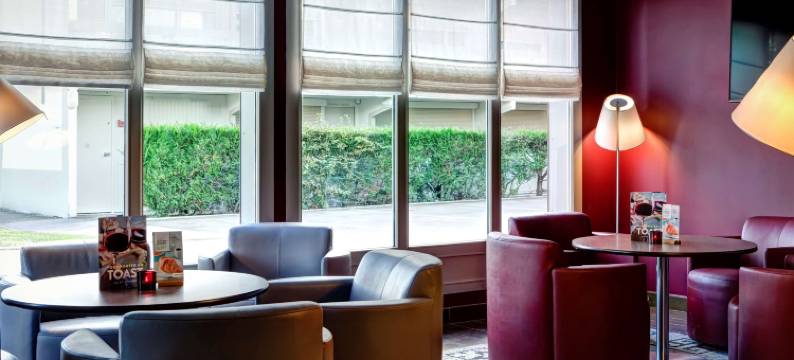 埃夫里西部科尔贝埃索讷康铂酒店(Campanile Evry Ouest - Corbeil Essonnes)图片