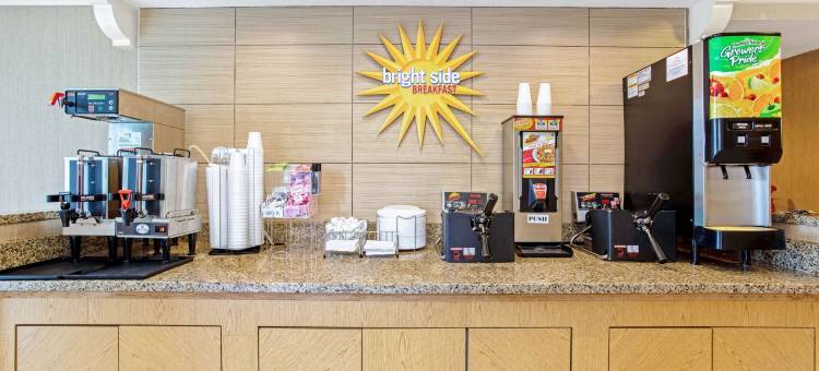 奥兰多机场西拉昆塔温德姆酒店(La Quinta Inn by Wyndham Orlando Airport West)图片