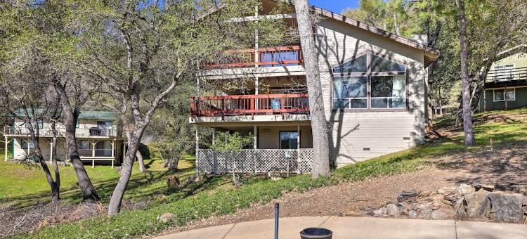 松山湖之家，带露台，高尔夫球场景观(Pine Mountain Lake Home w/ Decks, Golf Course View)图片