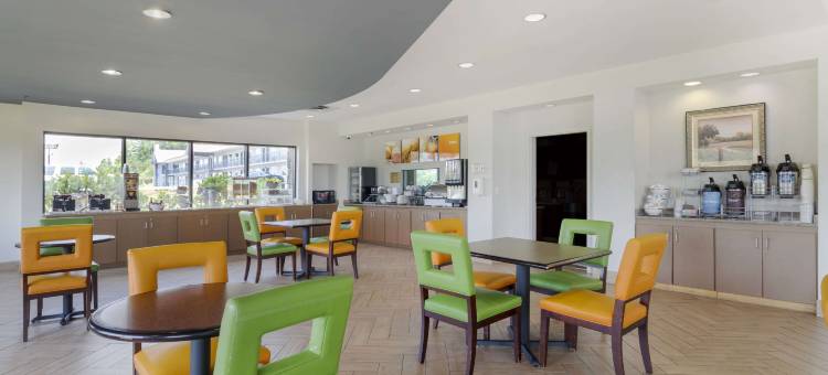 柯达塞维尔舒适套房酒店(Comfort Suites Kodak Sevierville)图片
