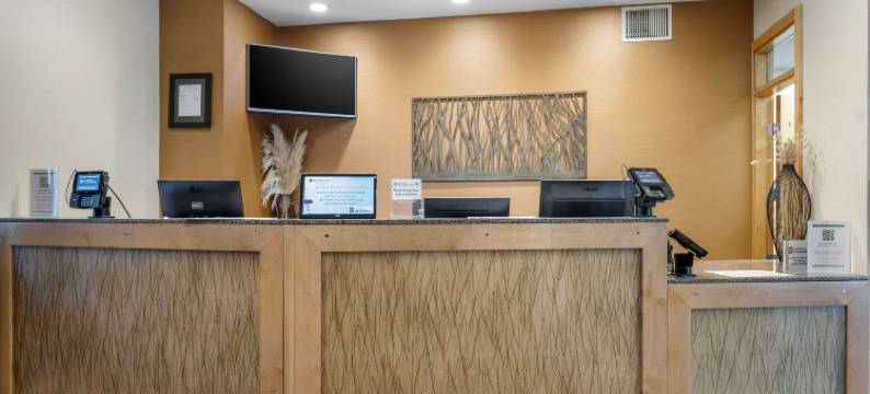 普鲁士基洛纳贝斯特韦斯特优质套房酒店(Best Western Plus Kelowna Hotel & Suites)图片