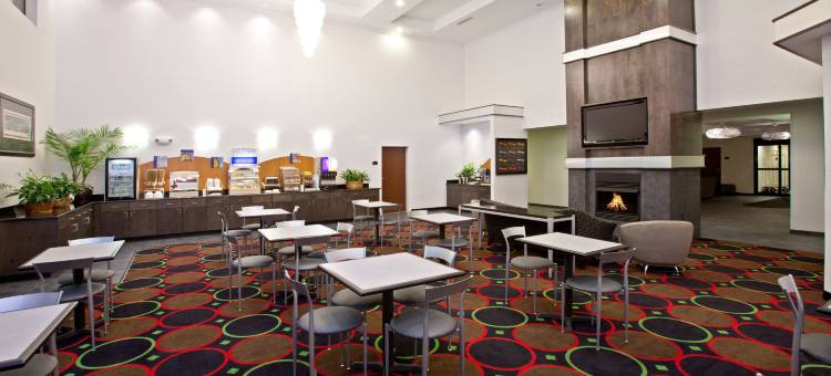 Holiday Inn Express 印第安纳波利斯 - 东南亚(Holiday Inn Express Indianapolis - Southeast)图片