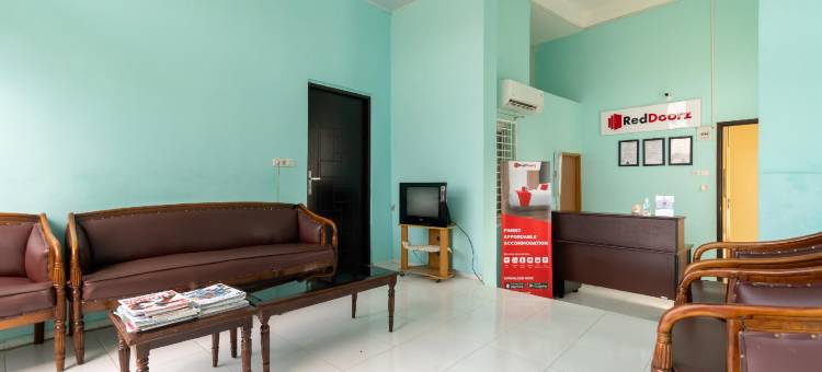 RedDoorz Near Opi Mall Palembang 2图片