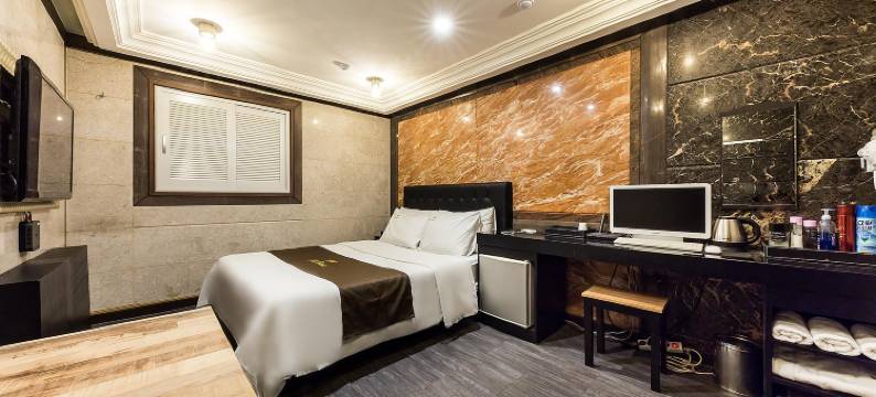 成信大学站PAV(Sungshin University Station Pav)图片