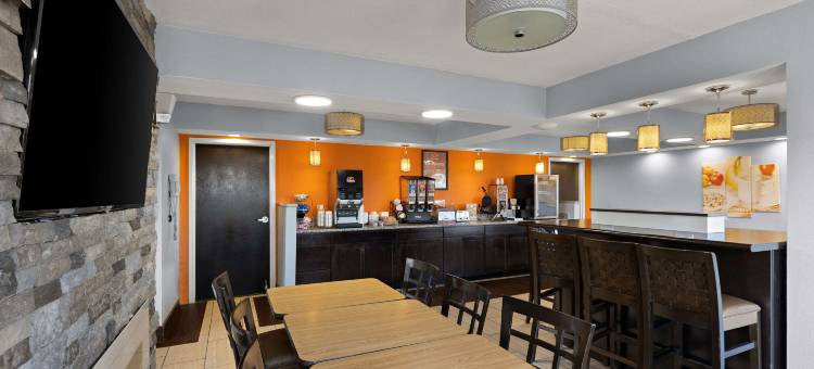 莫里斯敦 I-81 & I-40 斯普利特白松伊克诺旅馆(Econo Lodge White Pine Morristown I-81 & I-40 Split)图片