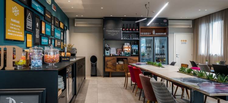 额谱酒店(Up Hotel)图片