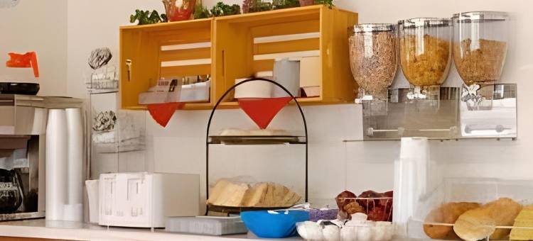 厄斯维尔速8酒店(Super 8 by Wyndham Dyersville Near Field of Dreams)图片