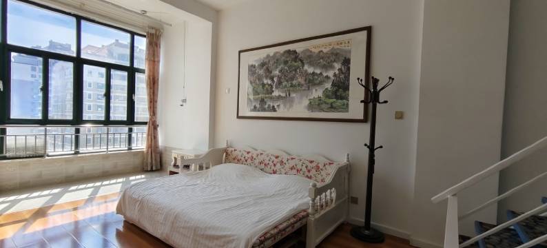 抱海花园海景错层公寓(四方路1号分店)图片