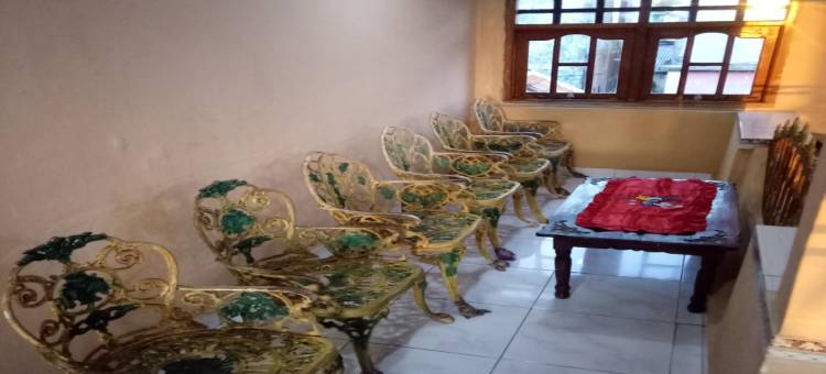 Collection O 92897 英丹酒店 靠近巴韦安港务局(Collection O 92897 Hotel Intan Near Kantor Syahbandar Bawean)图片