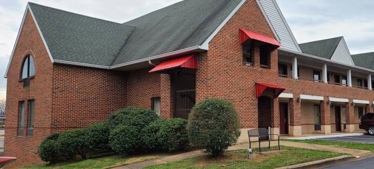 诺曼湖伊克诺拉奇套房酒店(Red Roof Inn & Suites Cornelius - Lake Norman)图片