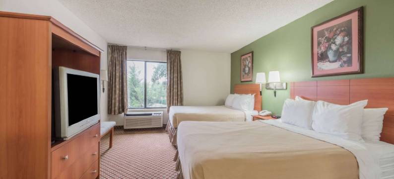 南沃斯堡市中心温德姆速 8 酒店(Super 8 by Wyndham Fort Worth Downtown South)图片