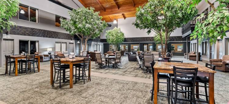 Heartland Inn  Suites, SureStay Collection by Best Western图片