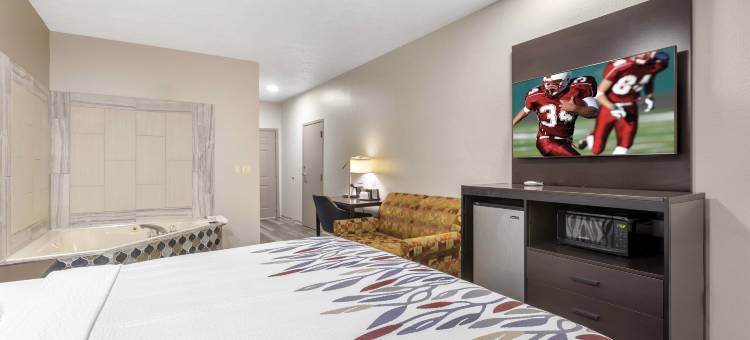 密西西比克林顿红屋顶套房客栈(Red Roof Inn & Suites Clinton, MS)图片