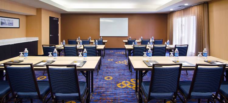 圣路易斯机场/地球城万怡酒店(Courtyard St. Louis Airport/Earth City)图片