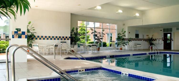 密尔沃基西北会议中心希尔顿花园酒店(Hilton Garden Inn Milwaukee Northwest Conference Center)图片