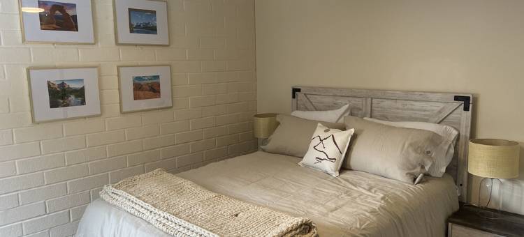位置便利2卧室+loft复式配空调公寓!!(2 bedroom + loft w/AC close to it all!!)图片