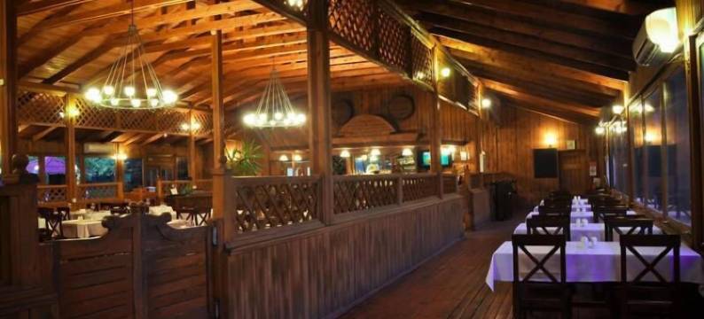 新月海滩酒店(The Crescent Beach Hotel)图片