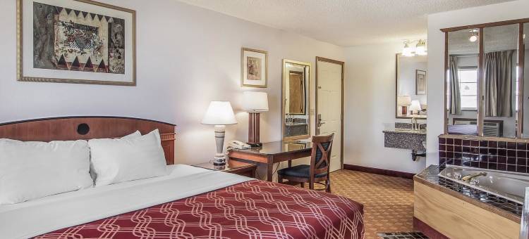 马德拉斯伊克诺套房汽车旅馆(Econo Lodge Inn & Suites Madras)图片