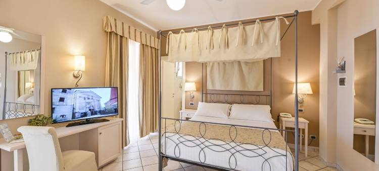 利里昂那迪安诺玛里纳酒店(Hotel Liliana Diano Marina)图片