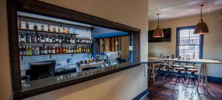 比顿湾酒店(Beadon Bay Hotel)图片