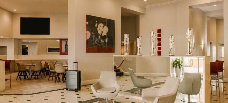 The Point by Edge图片