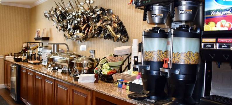 伊斯顿贝斯特韦斯特优质套房酒店(Best Western Plus Easton Inn  Suites)图片