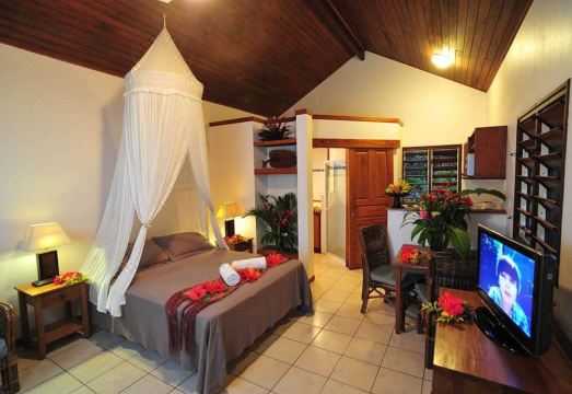 Poppy's on the Lagoon Hotel Overview